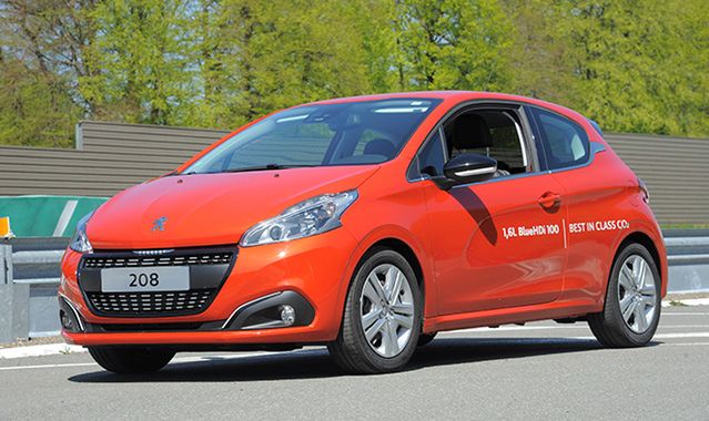 Peugeot 208 przejechał 2152 km na jednym baku