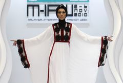 Piękne i zakryte, czyli islamski fashion week
