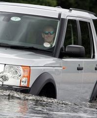 Niesprawne hamulce w Range- i Land Roverach