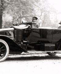 Bracia Renault: szampański początek i haniebny koniec