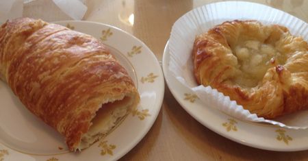 Croissant z jabłkiem