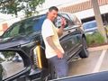 Pojechał do sklepu. Hit, kogo spotkał na parkingu
