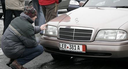 Polacy kupują mniej używanych aut