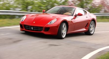 Ferrari kusi bogatych Polaków