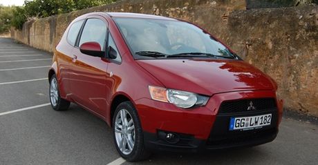 Młodszy brat Lancera - Mitsubishi Colt