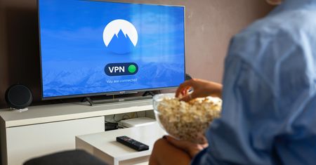 Chroń telewizor jak konto bankowe. Stanowi on okno dla cyberprzestępców