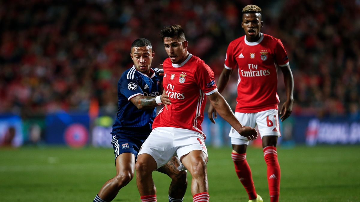 PAP/EPA / RODRIGO ANTUNES / Na zdjęciu: Memphis Depay i Gabriel