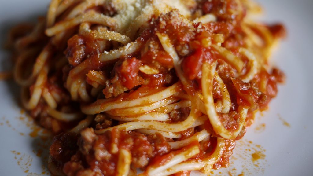 Mrożone spaghetti z mięsnym sosem