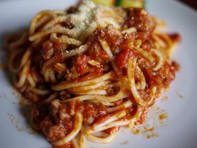 Mrożone spaghetti z mięsnym sosem