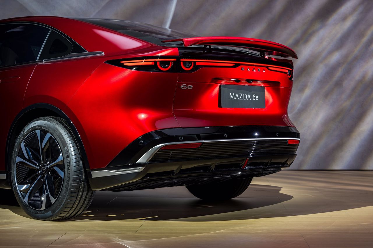 Nowa Mazda6e gwiazdą Poznań Motor Show 2025