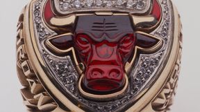 NBA. Mistrzowskie pierścienie ochroniarza Chicago Bulls sprzedane za ćwierć miliona dolarów