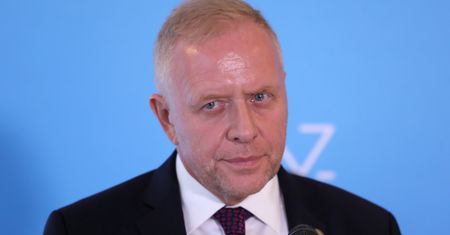 "Omikron jak Hannibal Lecter". Lekarz bije na alarm