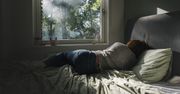Nie możesz "rozstać się" z łóżkiem? To może być objaw poważnej choroby
