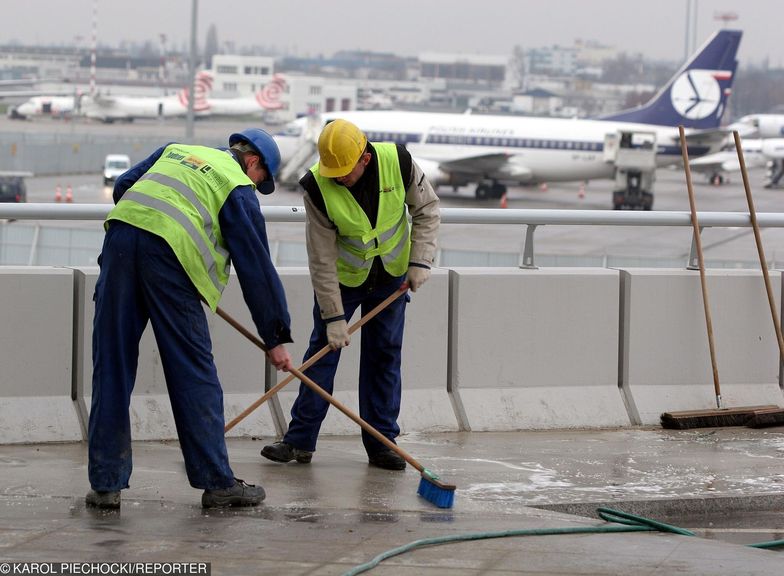 Lotnisko im. F. Chopina to jeden z tematów kampanii wyborczej. Politycy od dwóch lat jednak nie interesują się brakiem inwestycji