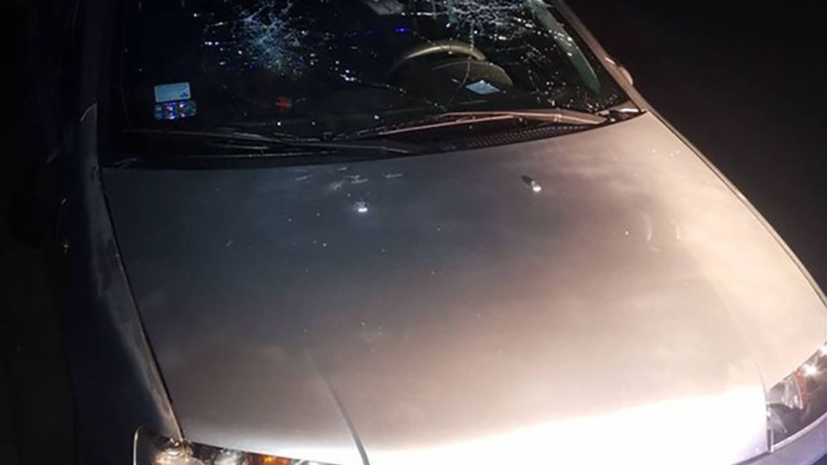 67-latek zniszczył jeden z zaparkowanych pojazdów