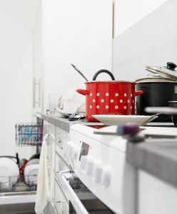 Masz błyszczące fronty w kuchni? Pod żadnym pozorem tego nie rób