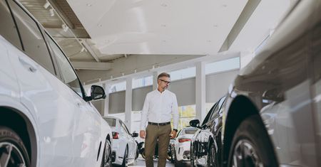 OTOMOTO INSIGHTS: Rekordowe lato dla motoryzacji - chińskie marki w natarciu, motocykle w pełnym sezonie