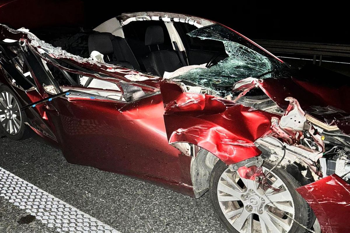 Kompletnie pijany uderzył w tira na autostradzie. Jest w rękach policji