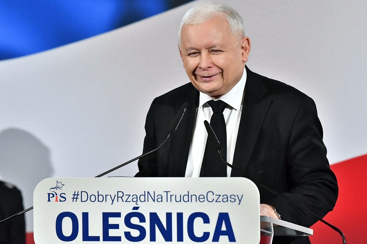 Prezes PiS Jarosław Kaczyński podczas spotkania z mieszkańcami Oleśnicy