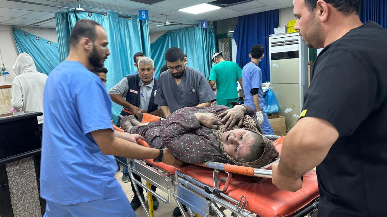 Hospital under siege, Hamas halt negotiations