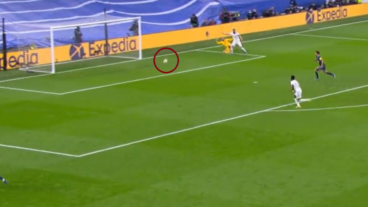 Twitter / Fatalny błąd golkipera PSG