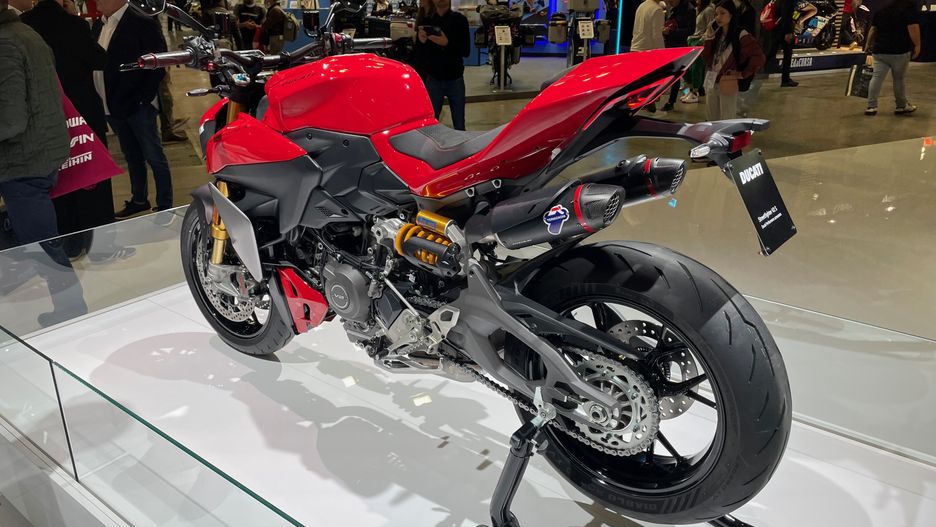 Ducati Streetfighter V2 S