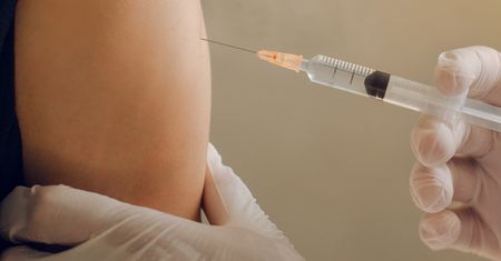 Przeżył ZOMR i przez sepsę stracił kończyny. Apeluje o szczepienia