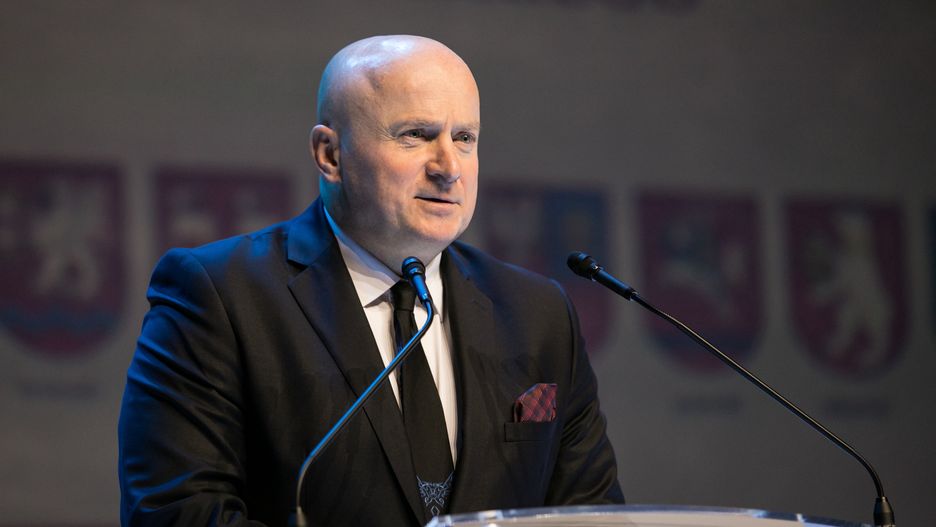 Uchwały anty-LGBT. Kolejne sejmiki gotowe na ustępstwa? Na zdjęciu marszałek woj. lubelskiego Jarosław Stawiarski, były wieloletni poseł Prawa i Sprawiedliwości 