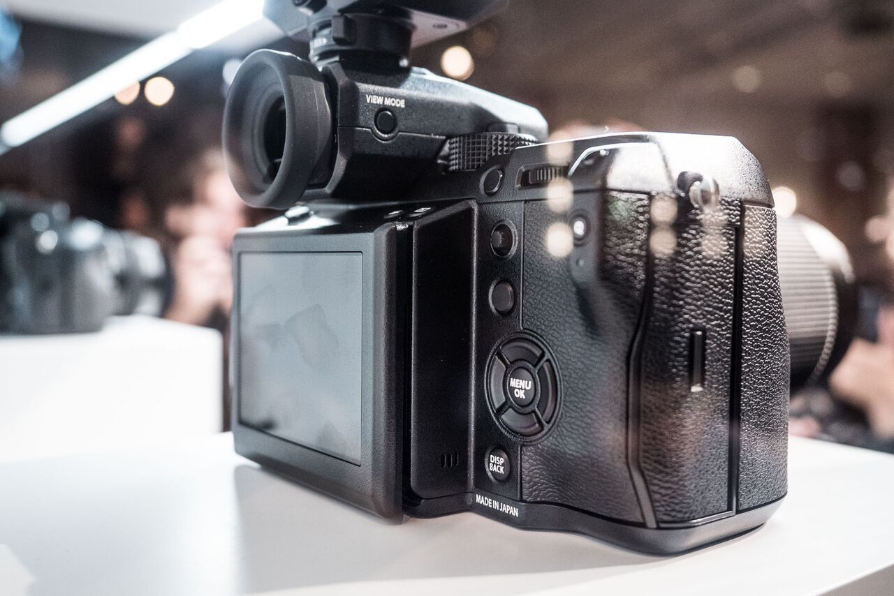 Fujifilm GFX - średnioformatowy bezlusterkowiec Fujifilm na horyzoncie 4