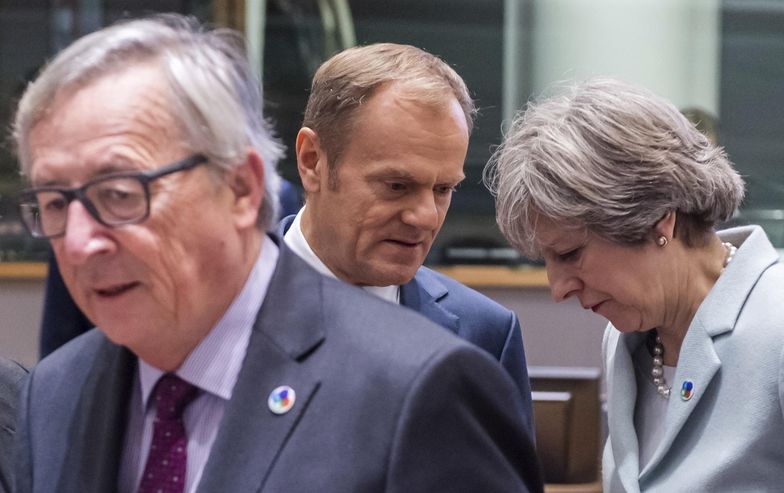 Jean-Claude Juncker mówi o przełomie w sprawie negocjacji. Donald Tusk o trudnym zadaniu.