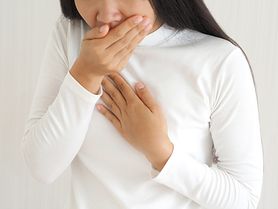 Gorzki posmak w ustach w ciąży – czy to normalne?