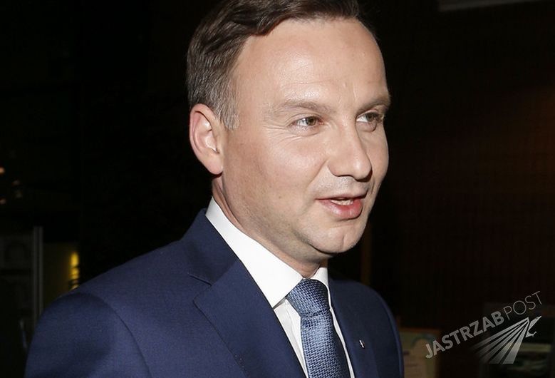 Andrzej Duda pokazał zdjęcie z młodości. Z taką urodą mógł zrobić karierę w show-biznesie. Ciacho!