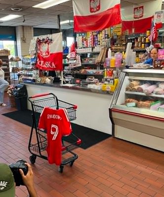 Wpadli do polskiego sklepu w Chicago. Byli z klubu "Lewego"