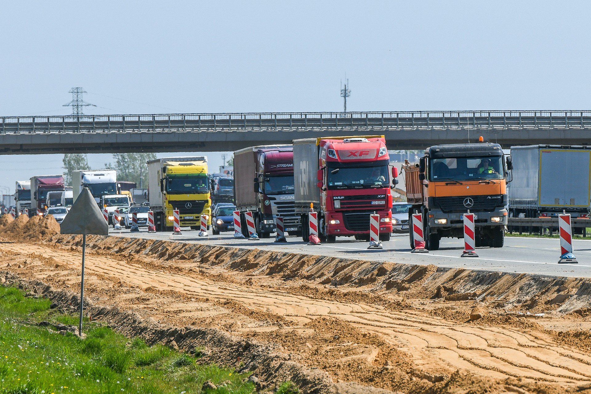 Trwa remont nawierzchni na węźle autostradowym Poznań Luboń. (zdjęcie ilustracyjne)
