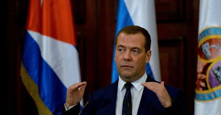 "Wszystko zamieni się w pył". Miedwiediew o "odwecie"