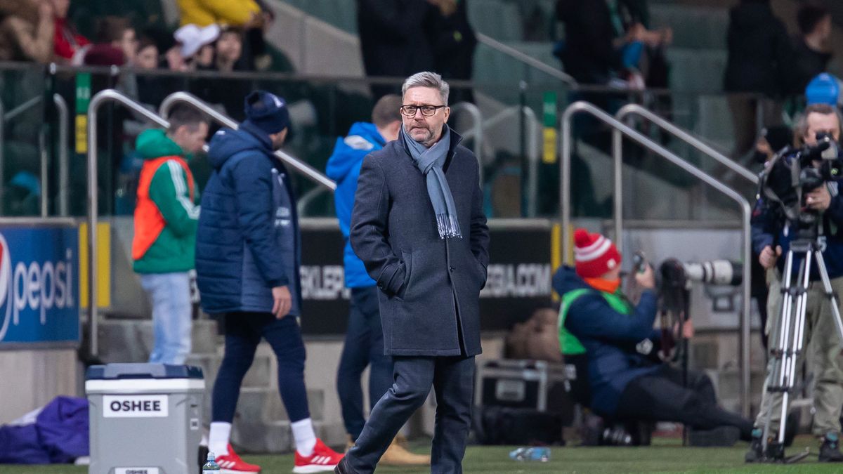 WARSAW, POLAND - 2022/02/25: Jerzy Brzeczek coach of Wisla in action during the Polish PKO Ekstraklasa League match between Legia Warszawa and Wisla Krakow at Marshal Jozef Pilsudski Legia Warsaw Municipal Stadium.
(Final score; Legia Warszawa 2:1 Wisla Krakow). (Photo by Mikolaj Barbanell/SOPA Images/LightRocket via Getty Images)