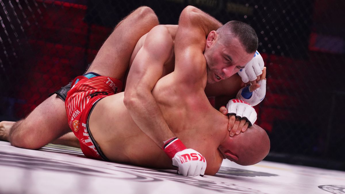 Materiały prasowe / kswmma.com / Tomasz Drwal pokonał Łukasza Bieńkowskiego na KSW 53