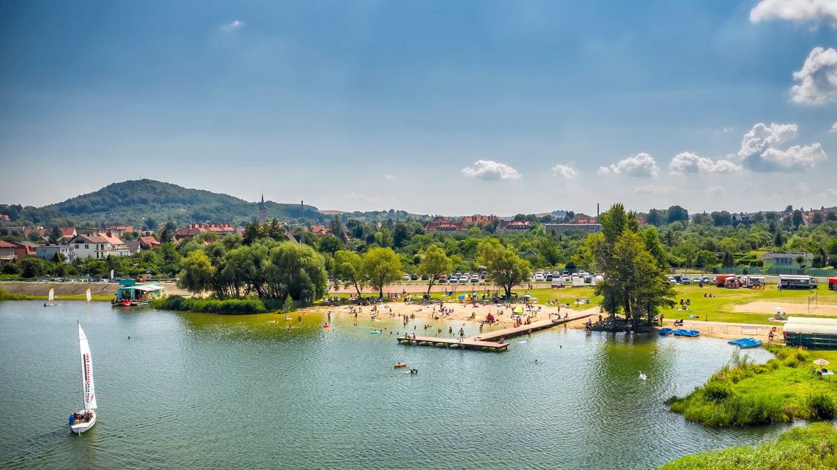 Jezioro Bielawskie zachwyca położeniem