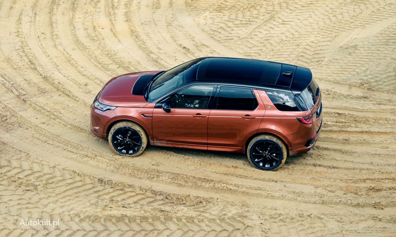 Sylwetka samochodu nawiązuje do najlepszych tradycji marki Land Rover, a Discovery Sport zbliżył się wizualnie do Range Rovera.