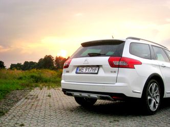 Citroen C5 CrossTourer - kosztowna moda na teren