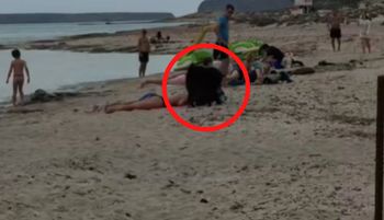 Polka poleciała do Grecji. Taki widok na plaży. Aż nagrała
