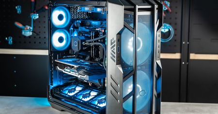 Cooler Master prezentuje potężną obudowę. Jest piękna, ale cena zwala z nóg