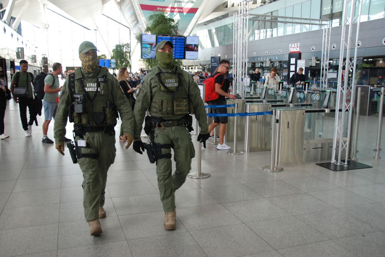 Nie poleciał do Barcelony. 37-latek powiedział do obsługi lotniska takie zdanie