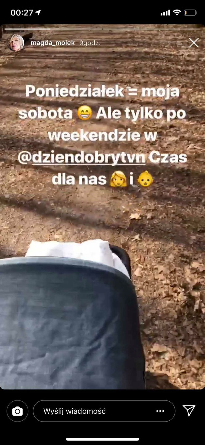 Magda Mołek z synem na spacerze