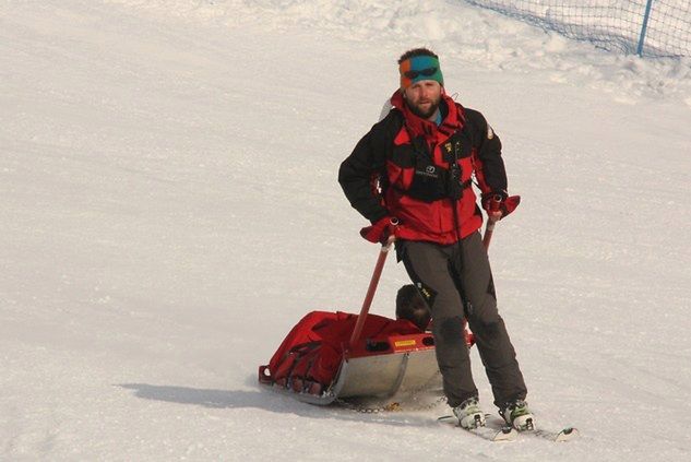 Piotr Pawlicki transportowany ze stoku