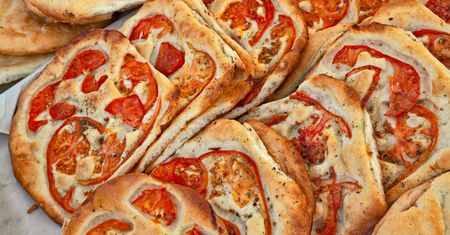 Włoski chlebek podbija podniebienia. Cieńszy niż focaccia i idealny do kanapek