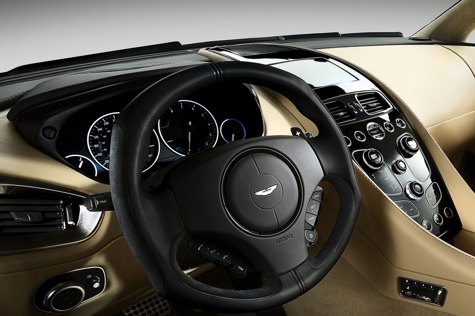 2013 Aston Martin Vanquish - uczta dla oczu [galeria] 45