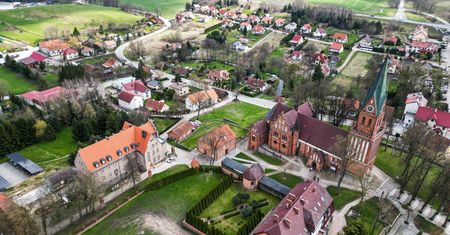 "Znów wojna! Niemiecki zamach!". Awantura o wieś, gdzie Lidl chce zbudować magazyn