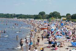 Tłumy na polskich plażach. "Czarno od ludzi"