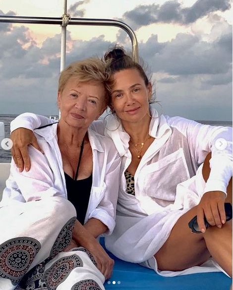 Kinga Rusin z mamą